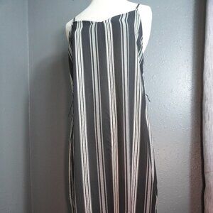 Women Black And White Striped Belt loops Maxi Sleeveless Summer Dress Size Small